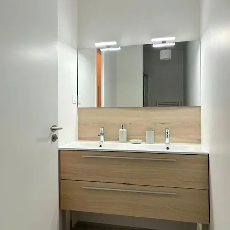 Prázdninový dům Maison Mitoyenne Dans Eco Village Sur Du